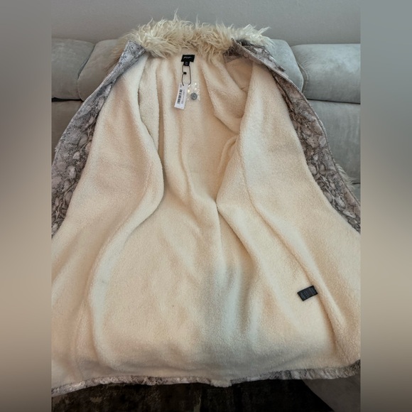 New with Tag! Snake Print Shearling Trim Longline Aviator Coat. Brand-Nasty Gal! - Picture 6 of 9